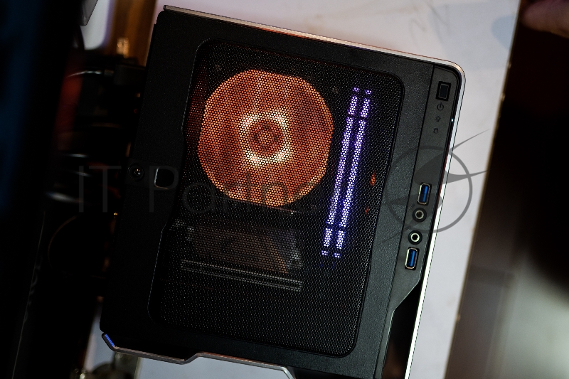 Кулер для процессора Cooler Master CPU Cooler MasterAir G200P, 800-2600 RPM, 200W, RGB LED fan, RGB LED Controller, 39.4 mm lowprofile, Full Socket Support