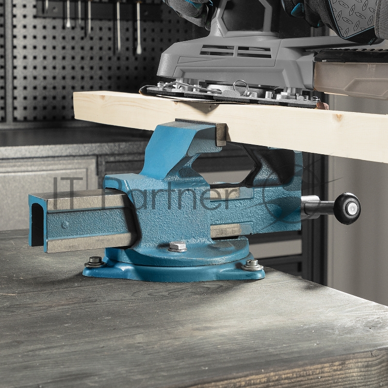 Россия Тиски слесарные,100 мм,поворотные //18663