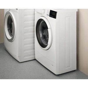 Стиральная машина Electrolux EW6S4R04W 4 кг, отжим 1000 об/мин, класс A+, глубина 34 см, ЖК дисплей, программа с обработкой паром