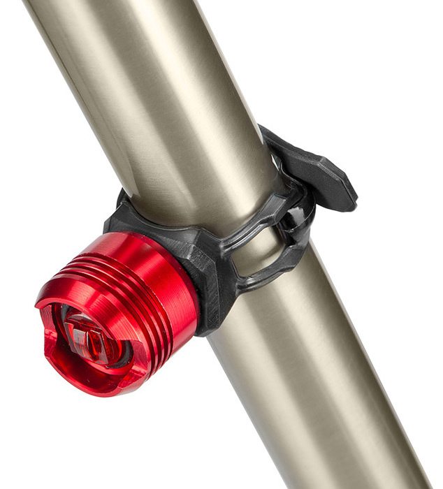 Фонарь габаритный JY-3006T Красный 560118 РРЦ: 250р.