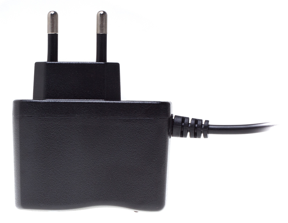 Сетевое зарядное устройство Buro XCJ-021-EM-2.1A универсальное, черный