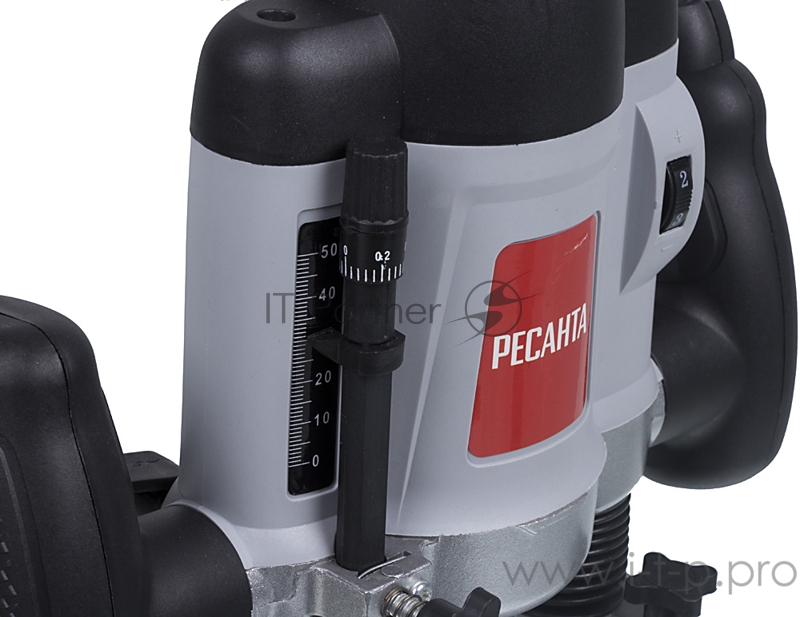 Фрезер Ресанта ФМ-1300Э 1300Вт 30000об/мин макс.ход:50мм