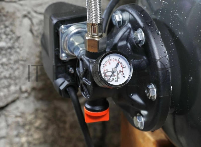 Насосная станция напорный Gardena 3000/4 600Вт 3000л/час