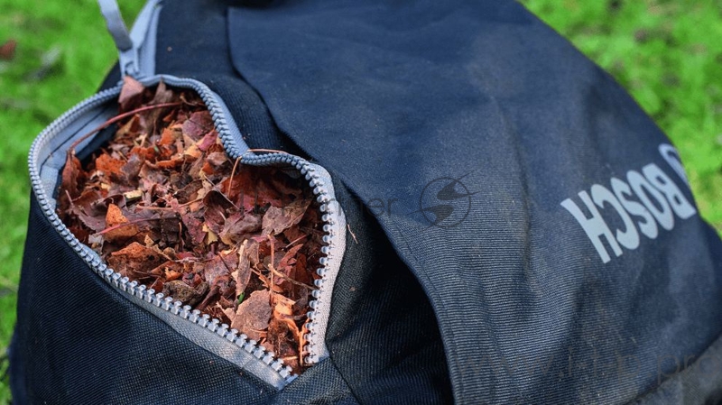 Воздуходувка-пылесос Bosch Universal Garden Tidy 1800Вт пит.:от сети зеленый/черный