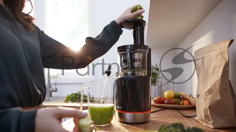 Соковыжималка шнековая Bosch MESM731M черный