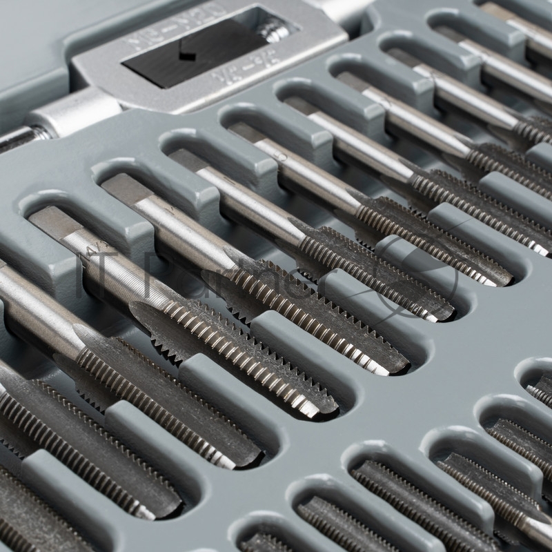 Набор метчиков и плашек Matrix М2-М18, 110 шт. метал. кейс 773110