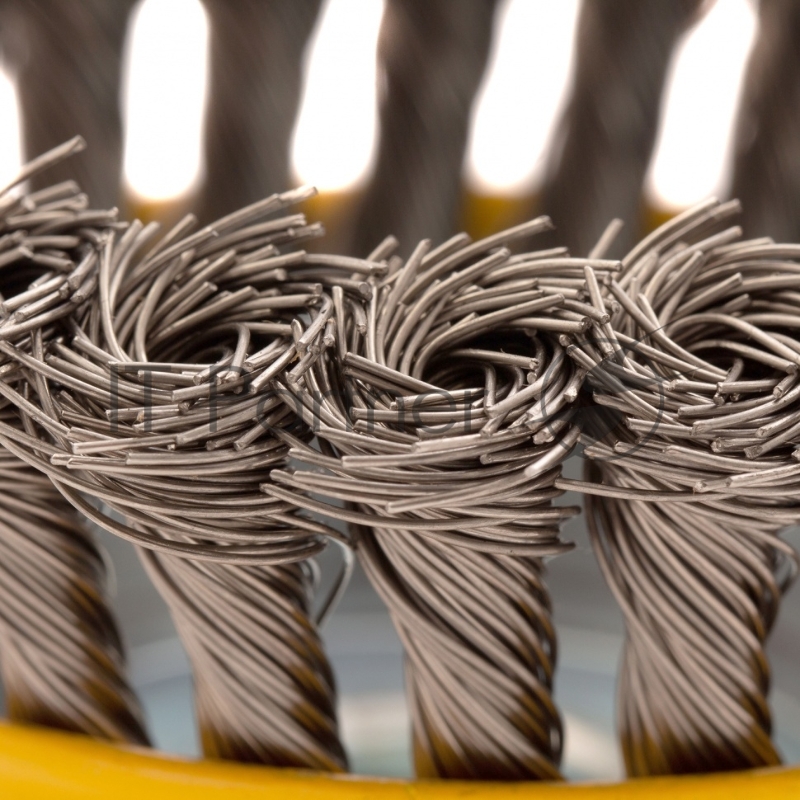 Щетка для УШМ DENZEL 125 мм, Чашка , крученая нержавеющая проволока 0,5 мм, М14 746273