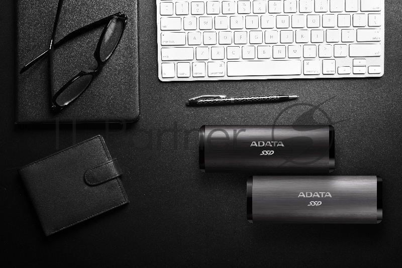 Накопитель внешний 1.8 1TB ADATA SE760 Titan-Gray External SSD ASE760-1TU32G2-CTI USB 3.2 Gen 2 Type-C, 1000R, USB 3.2 Type-C to C cable,USB 3.2 Type-C to A cable, Quick Start Guide, RTL