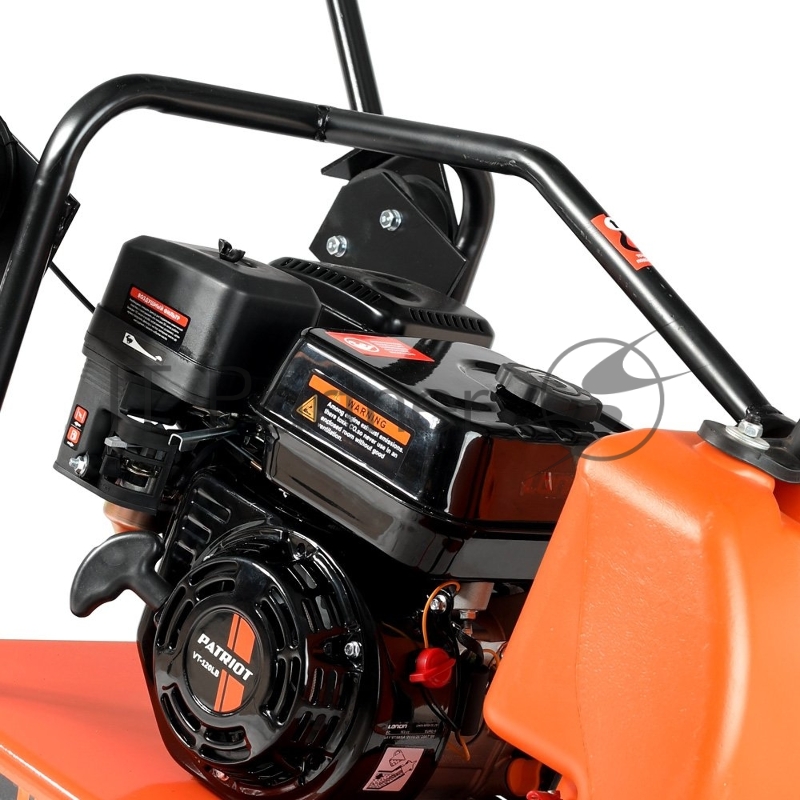 Виброплита PATRIOT VT-120LB, Loncin G200F 6.5 л/с, плита - 600х480 мм, 120 кг, бак д/воды.