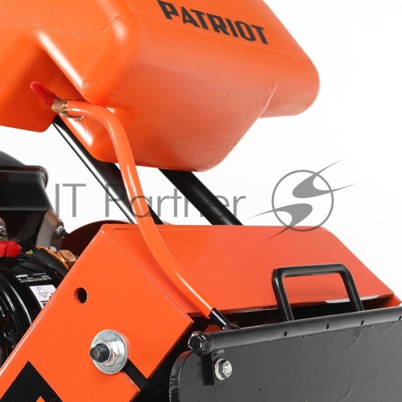 Виброплита PATRIOT VT-120LB, Loncin G200F 6.5 л/с, плита - 600х480 мм, 120 кг, бак д/воды.