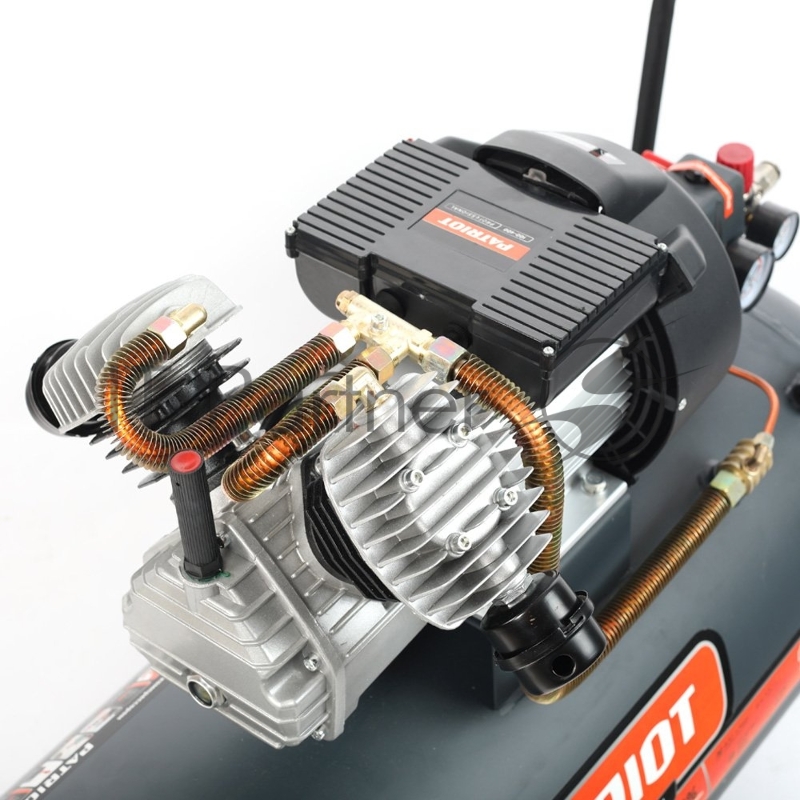 Компрессор Patriot поршневой масляный Professional 100-400, 400 л/мин, 8 бар, 2200 Вт, 100 л, быстросъемный 1/4 + елочка