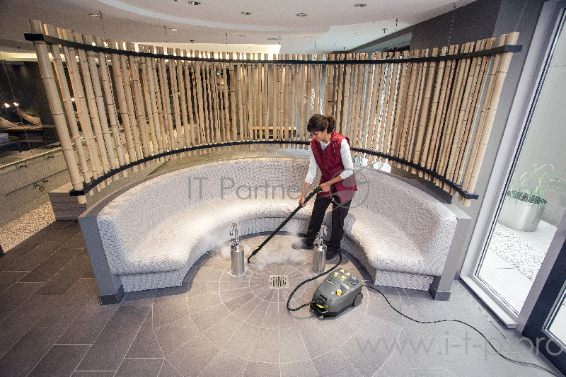 Karcher Пароочиститель проф. SG 4/4 EU 1.092-104