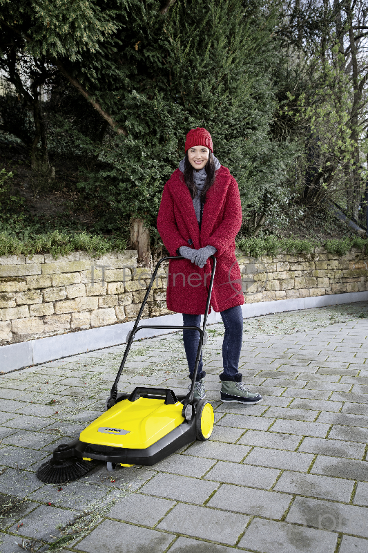Ручная подметальная машина Karcher S 4