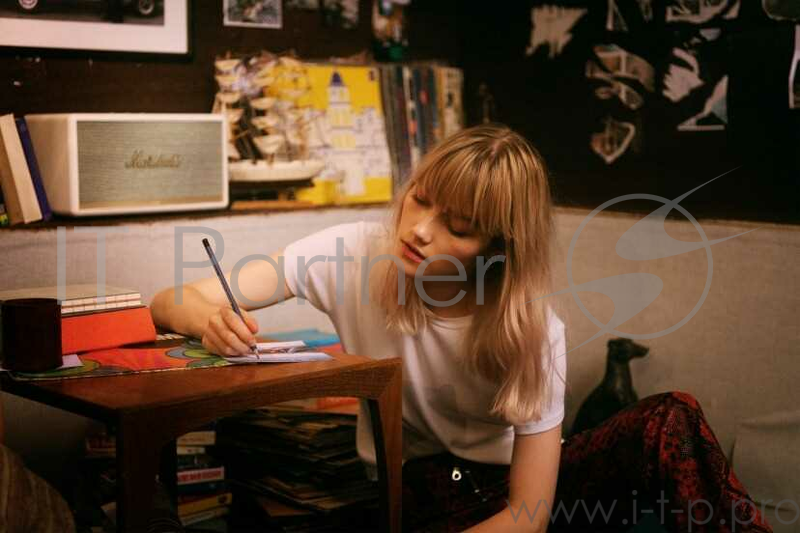 Усилитель MARSHALL Акустическая система Marshall Stanmore Bluetooth, белый