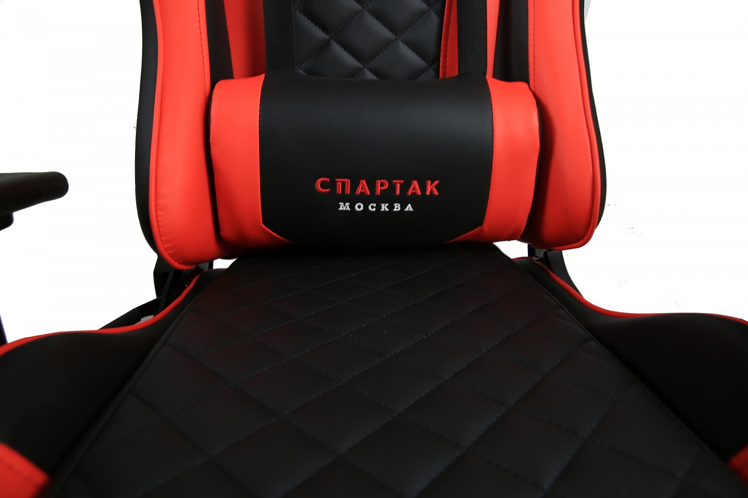Игровое кресло ZONE 51 Спартак Гладиатор чёрно-красное (экокожа, регулируемый угол наклона, механизм качания)