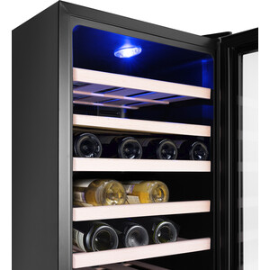 Винный шкаф Kitfort КТ-2410 черный (однокамерный)