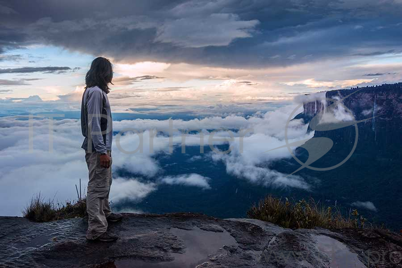 Объектив Tamron 16-300mm F/3.5-6.3 Di II VC PZD Macro B016E для Canon