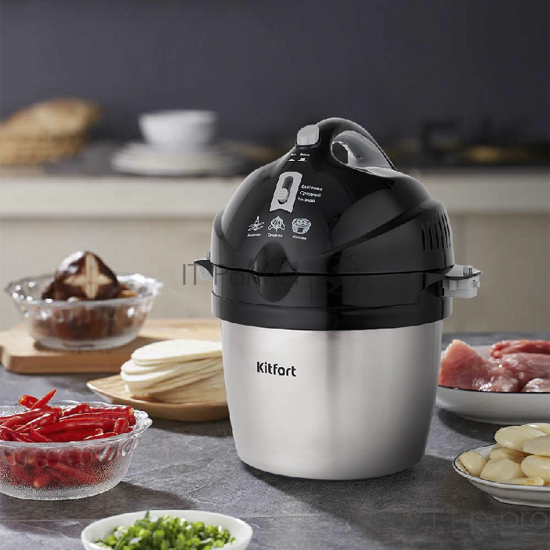 Измельчитель 3 в 1 КТ-1396. Измельчитель Kitfort КТ-1396 быстро измельчает мясо, твердый сыр, овощи, травы, чеснок, ягоды и многое другое. Двойной нож измельчает продукты практически по всей высоте чаши.Легкая и вместительная чаша измельчителя сделан