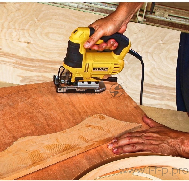 Лобзик DeWalt DWE349 +1пил. 650Вт 3200ходов/мин от электросети