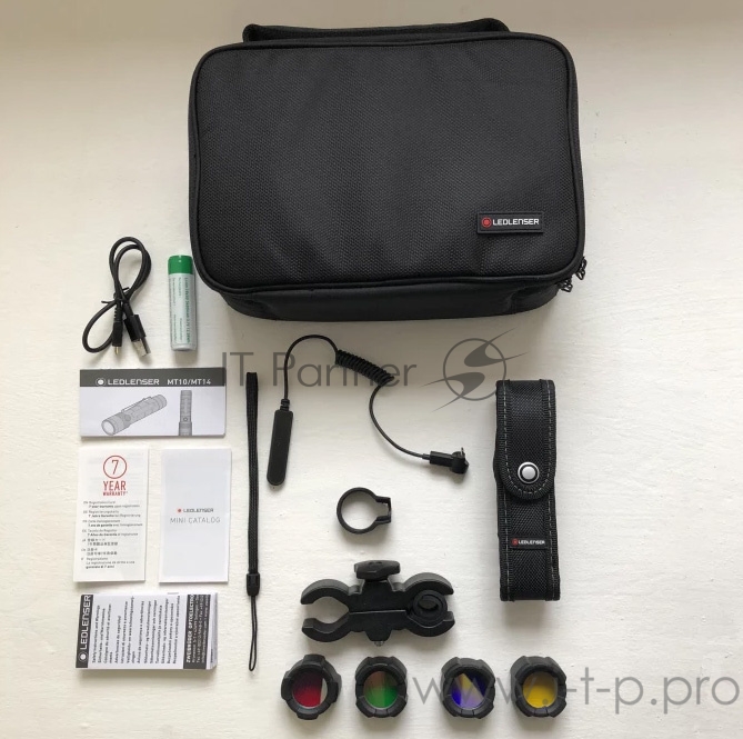 Фонарь ручной Led Lenser MT10 Kit черный лам.:светодиод. CR18650x1 (500925)