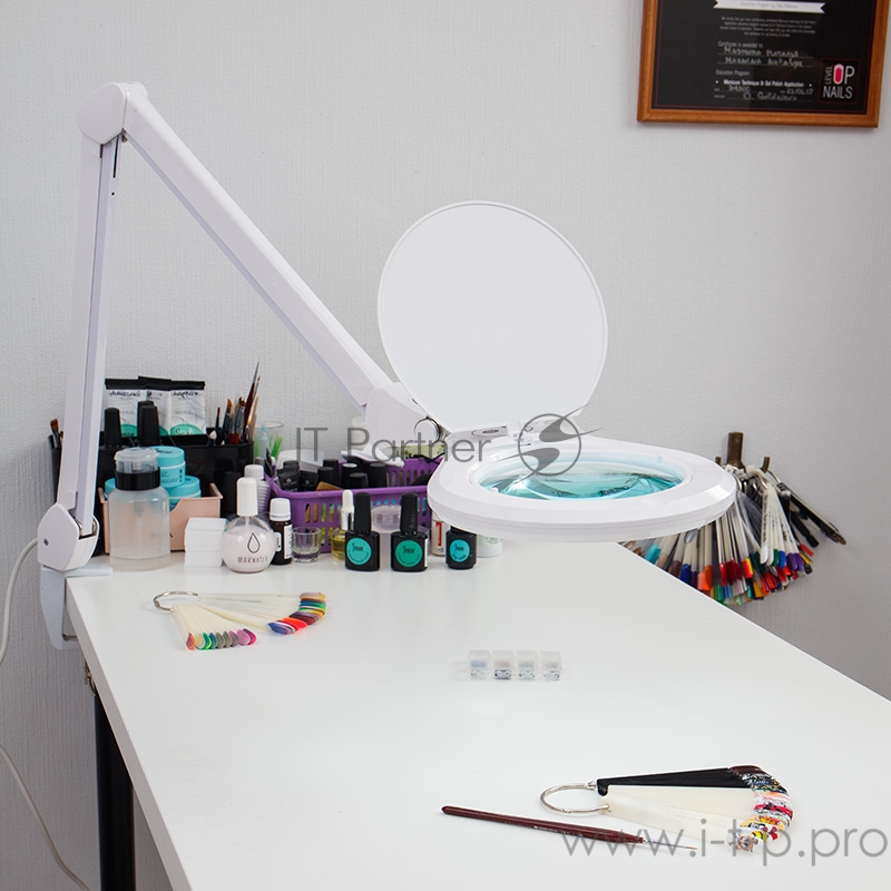 Лупа на струбцине REXANT, круглая, 5D, с подсветкой 72 SMD, сенсорный регулятор яркости, белая