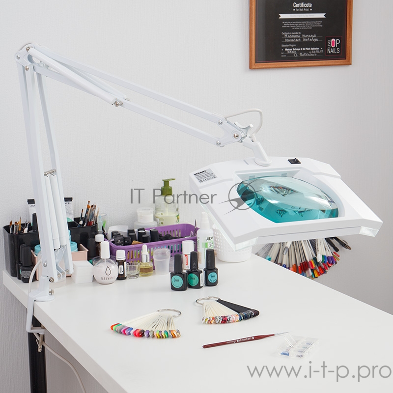 Лупа на струбцине REXANT, квадратная, 3D, с подсветкой, белая