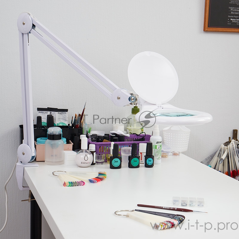 Лупа на струбцине REXANT, круглая, 5D, с подсветкой 56 SMD LED, белая