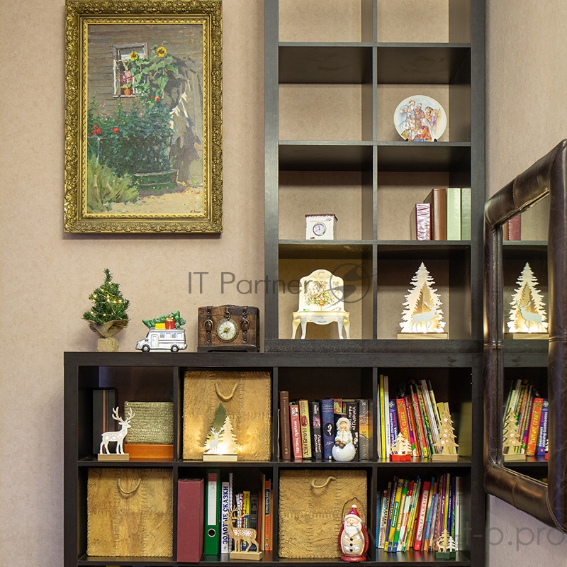 Деревянная фигурка с подсветкой Олень в лесу 9*8*10 см