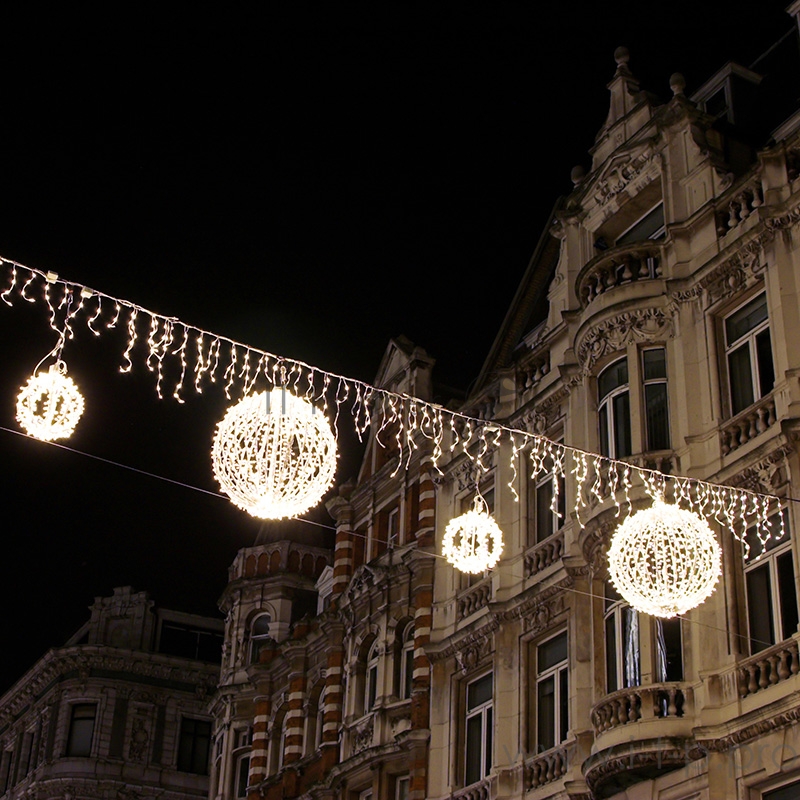 Гирлянда Айсикл (бахрома) светодиодный, 4,8 х 0,6 м, прозрачный провод, 230 В, диоды белые, 176 LED NEON-NIGHT