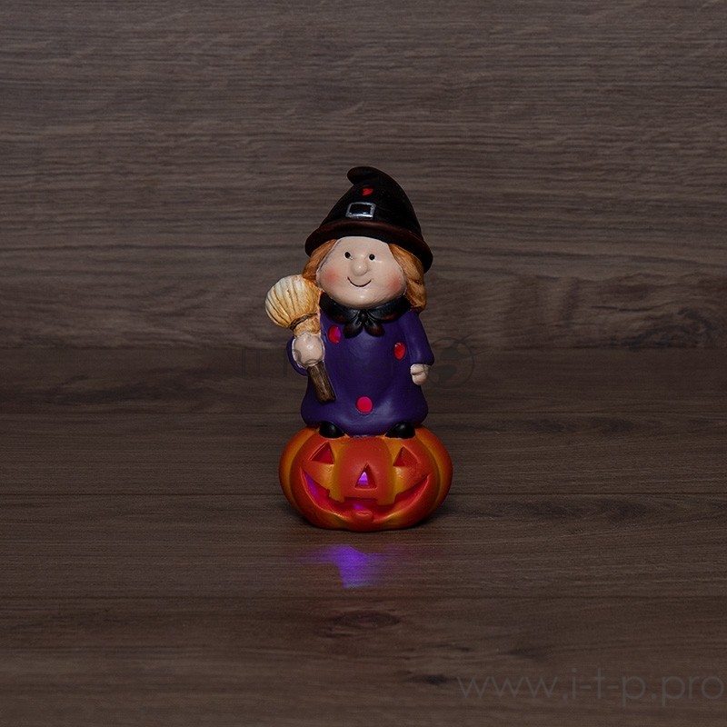 Керамическая фигурка «Ведьма на тыкве» 8х8х14.8 см