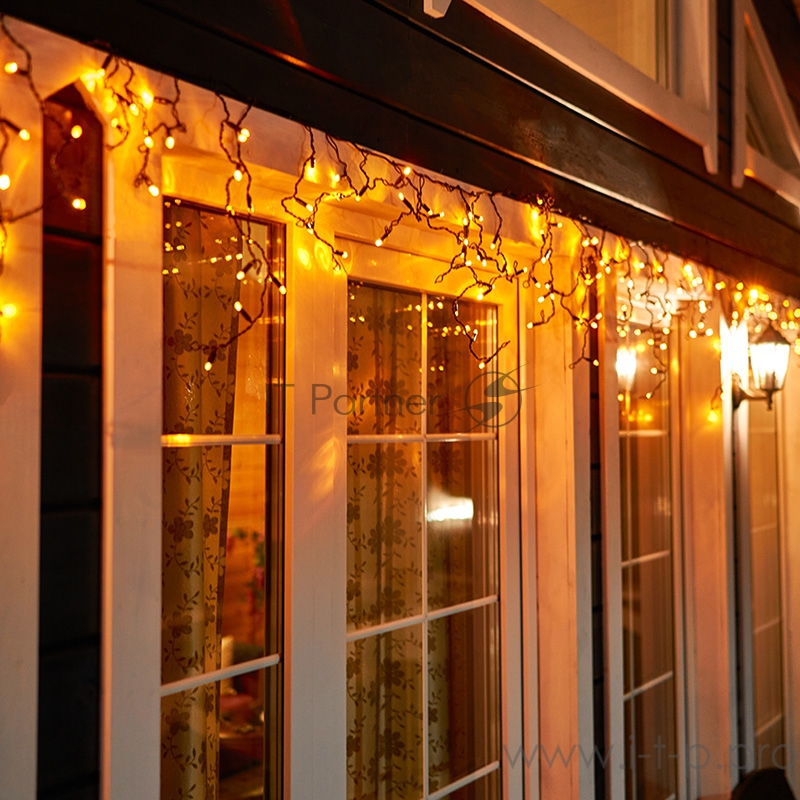 Гирлянда Айсикл (бахрома) светодиодный, 4,8 х 0,6 м, черный провод, 230 В, диоды желтые, 176 LED NEON-NIGHT