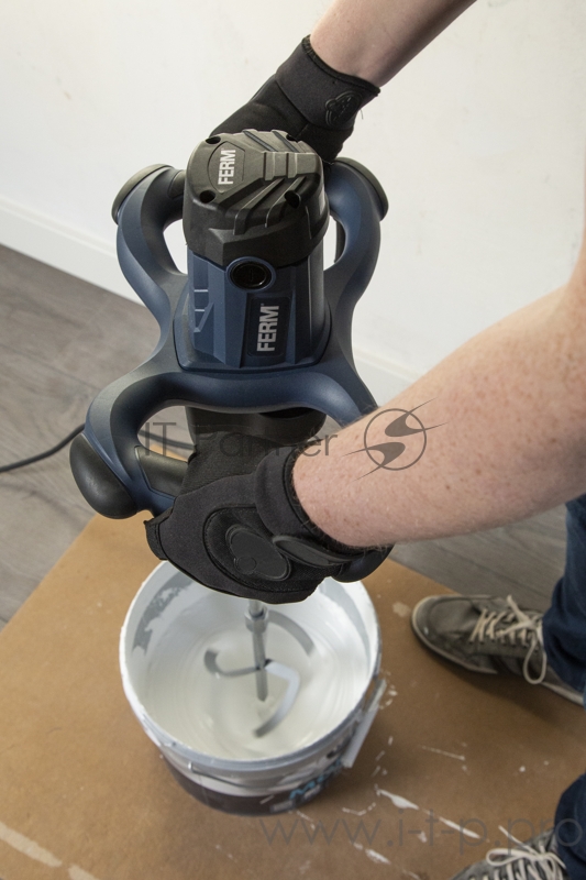 Миксер FERM PMM1010 мощность-1800W/скорость вр.-180/300 -380/650 об.мин/диаметр венчика-120мм/длинаВенчика-680 мм.Вес-7,38 мм