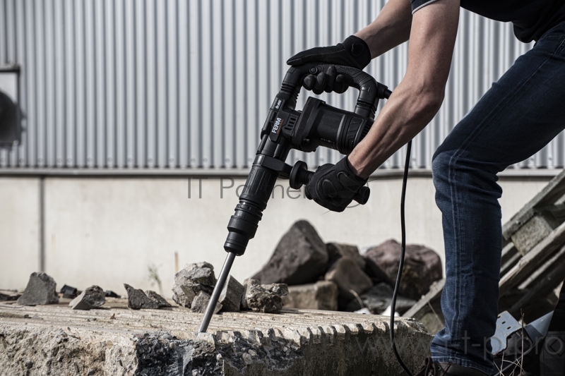 Отбойный молоток и бетонолом FERM HDM1040P SDS-Max/мощность-1200W/энергия удара-14 Дж/вес - 6,2 кг.