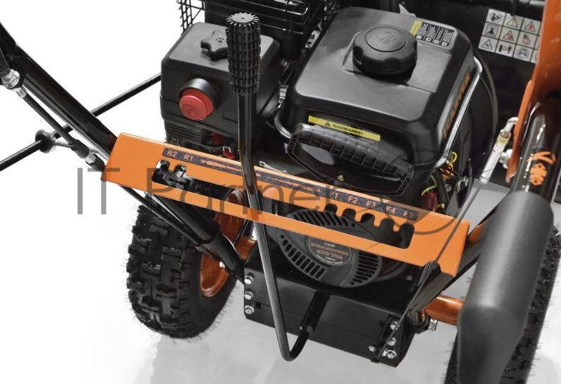 Снегоуборщик бензиновый Carver STG 756 5.2кВт 7л.с.