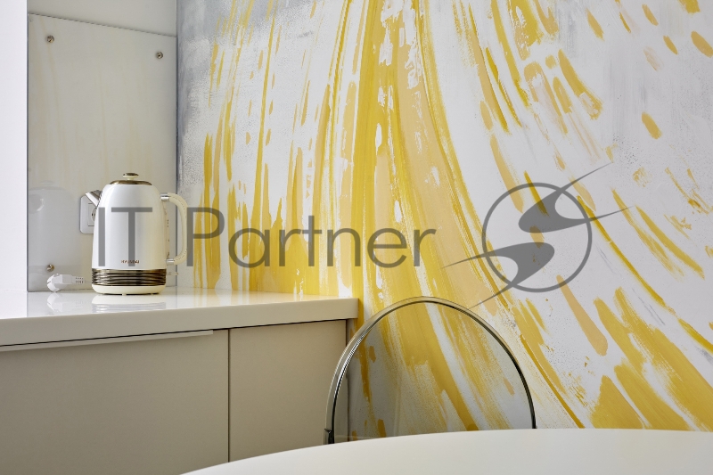 Чайник электрический Hyundai HYK-S4500 1.7л. 2200Вт жемчужный/золотистый (корпус: нержавеющая сталь/пластик)