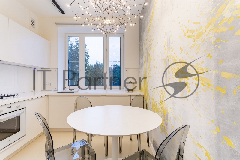 Чайник электрический Hyundai HYK-S4500 1.7л. 2200Вт жемчужный/золотистый (корпус: нержавеющая сталь/пластик)