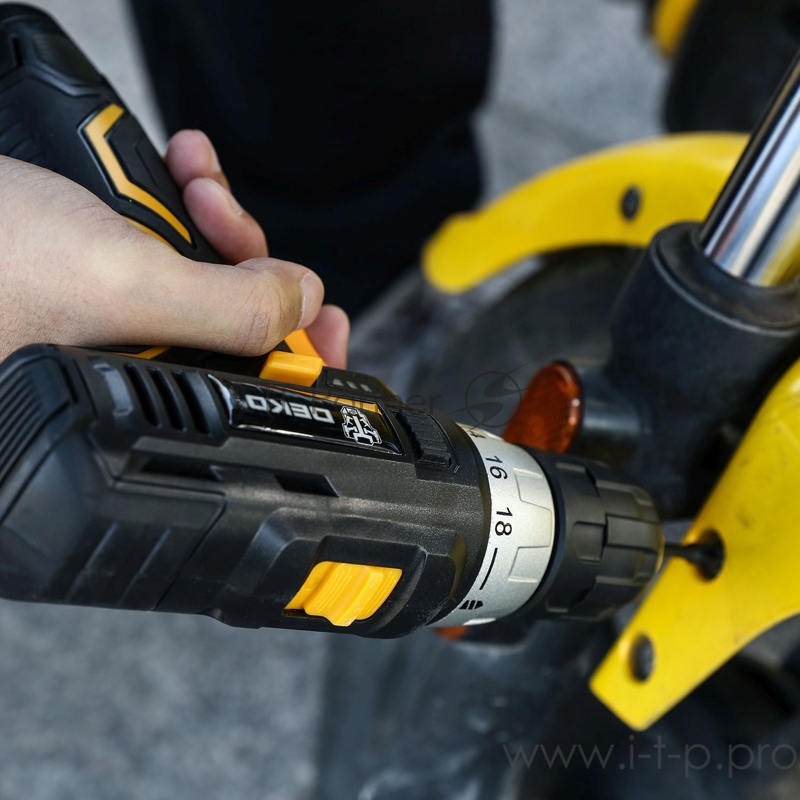 Дрель-шуруповерт Deko GCD12DU3 SET 3 аккум. патрон:быстрозажимной (кейс в комплекте)