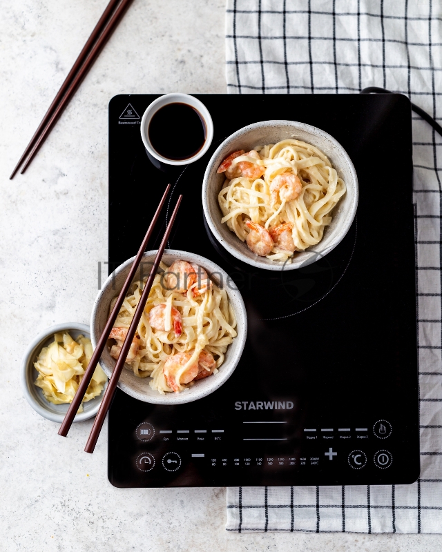 Плита Индукционная Starwind STI-1001 черный стеклокерамика (настольная)