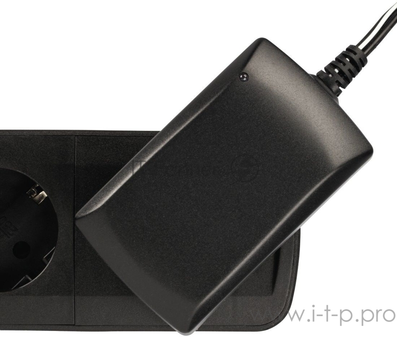 Сетевой удлинитель Hama H-137366 1.5м (6 розеток) черный (коробка)