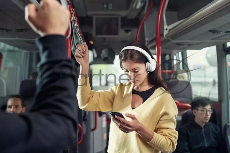 Наушники накладные/Bluetooth 5.0/Время работы 29 ч/мягкие дышащие амбушюры/функция Bass Boost для усиления низких частот/быстрая зарядка