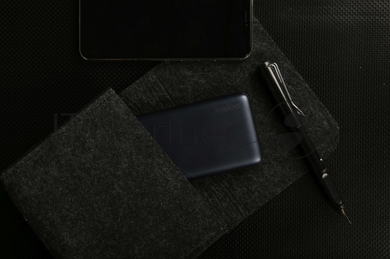 Мобильный аккумулятор Romoss WSL10 Li-Pol 10000mAh 3A+2A синий 2xUSB беспроводная зарядка