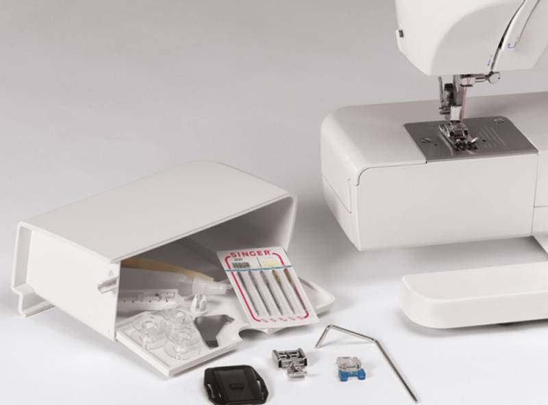 Швейная машина Singer Tradition 2250 белый