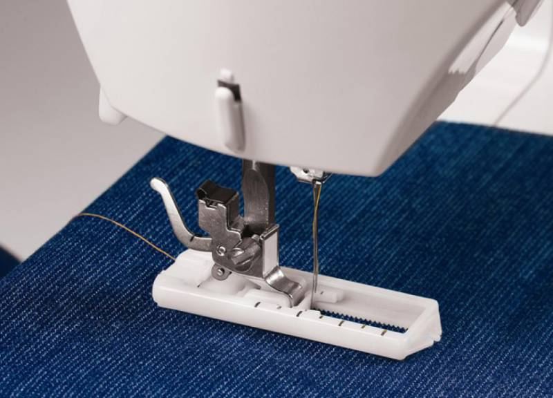 Швейная машина Singer Tradition 2259 белый