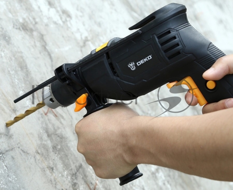Дрель ударная сетевая DEKO DKID600W в пластиковом кейсе + набор инструментов 92 предмета063-4157