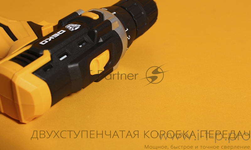 Аккумуляторная дрель DEKO DKCD12FU-Li в кейсе + набор инструментов для дома 104 шт, 12В, 1x2.0 Ач,