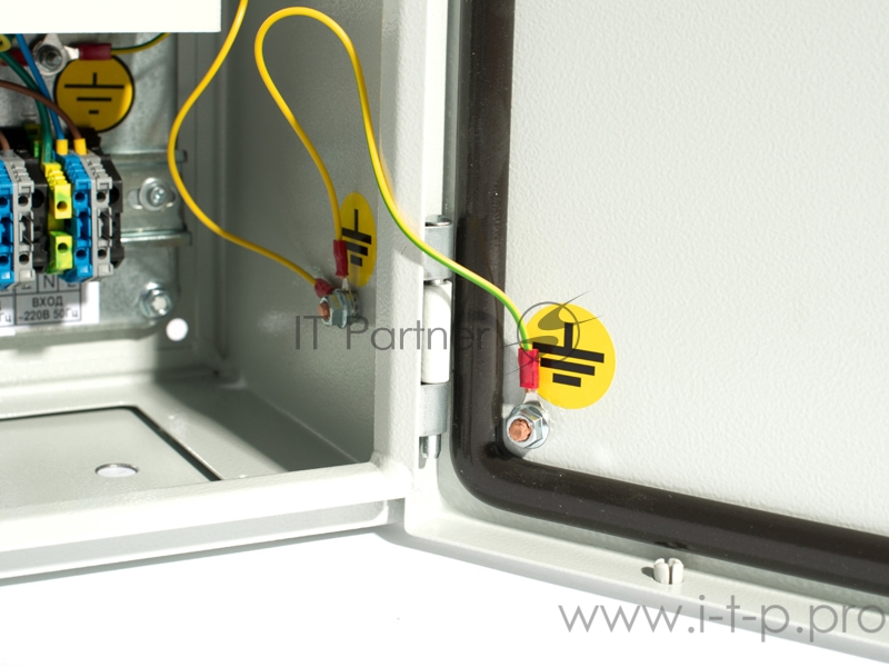 ИБП Skat Smart UPS-600 IP65 SNMP Wi-Fi 2 АКБ On-Line 600 ВА беспроводное управление Skat Smart UPS-600 IP65 SNMP Wi-Fi 2 batteries On-Line 600 VA wireless control