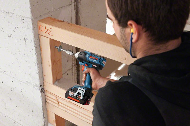 Дрель, Шуруповерт Bosch GDS 18V-EC 250 гайковёрт аккумуляторный 06019D8104 { 18 В, 250 Нм, 2400 об/мин, L-boxx 2 х 5.0 Ач }