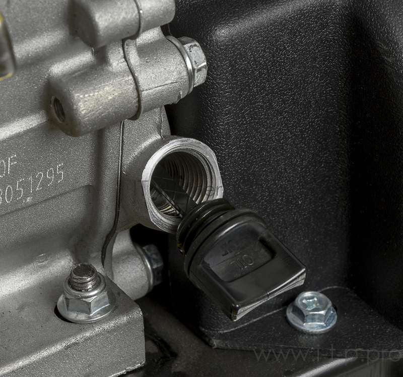 Подметательная машина бензин. Huter SGC 4100S 6.5л.с.