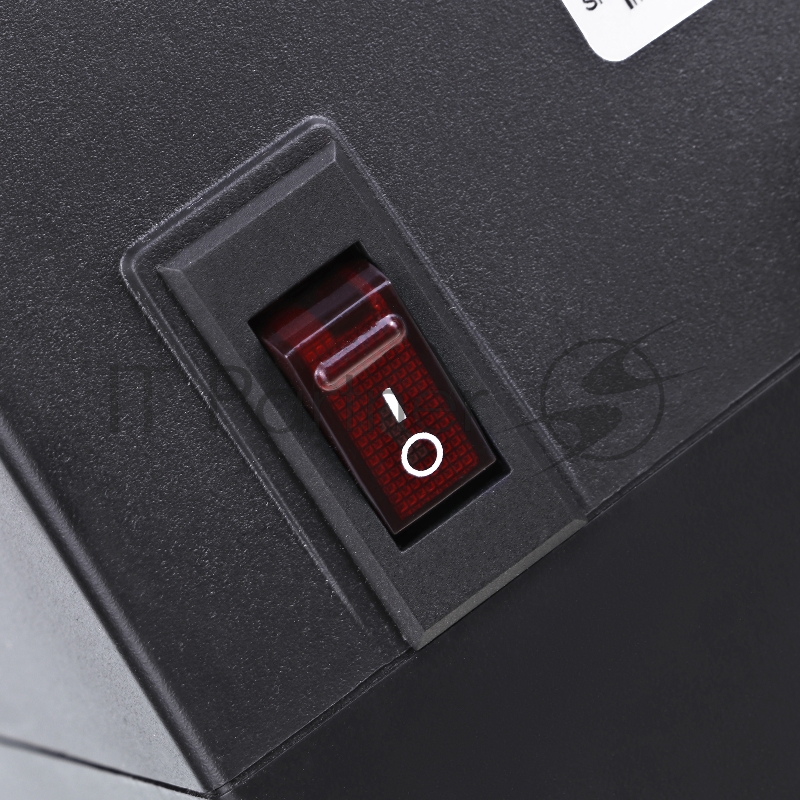 Стабилизатор напряжения SunWind AVR-600 300Вт 600ВА черный