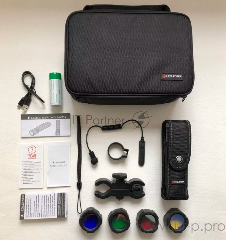 Фонарь ручной Led Lenser MT14 Kit черный лам.:светодиод.x1 (500924)